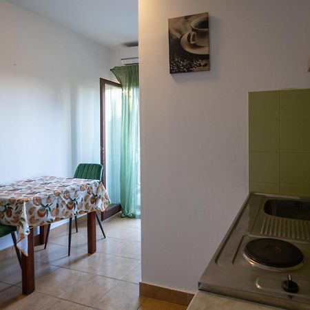 Apartments Gaja Green Ap Свети свети Филип и Яков Екстериор снимка
